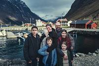 FJORD_00_Family Picture_Landscape.jpg